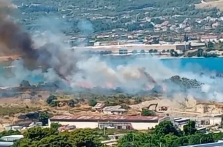 Izbio još jedan požar u Hrvatskoj: Gori i kod Splita!