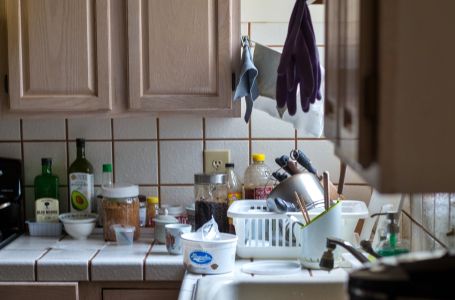 Aljkavi su do bola: Ova 3 horoskopa znaka žive kao u svinjcu i toga se ne stide