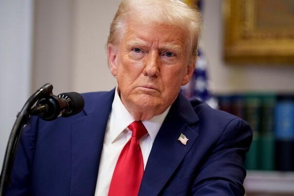 Trump izjavio da ne želi promjenu režima u Iranu