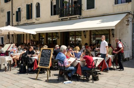 Novo pravilo u restoranima po Evropi je sve češća pojava i neće vam se dopasti