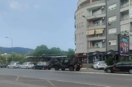 Šta se dešava? Vozila EUFOR-a parkirana u Banjoj Luci, 'kao da nekog čekaju'