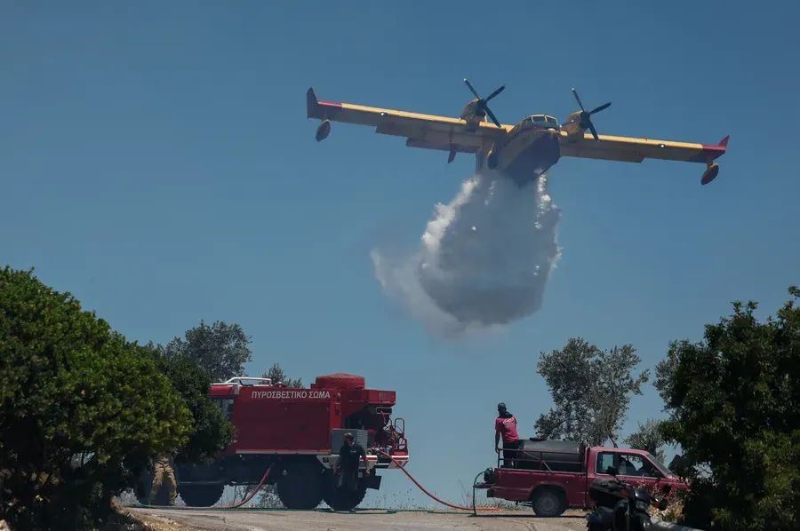 Veliki požar bijesni na grčkom ostrvu Chios, evakuisano više naselja