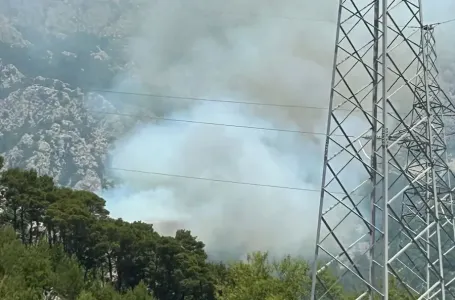 Veliki požar buknuo na Velikom brdu iznad Makarske