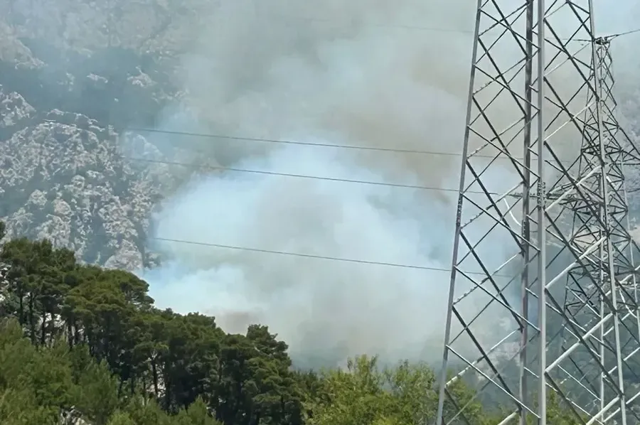 Veliki požar buknuo na Velikom brdu iznad Makarske