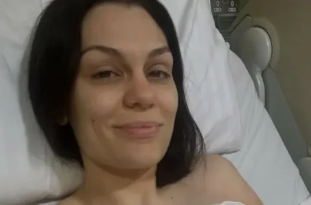 Pjevačica se javila iz bolnice nakon operacije, bori se s rakom dojke