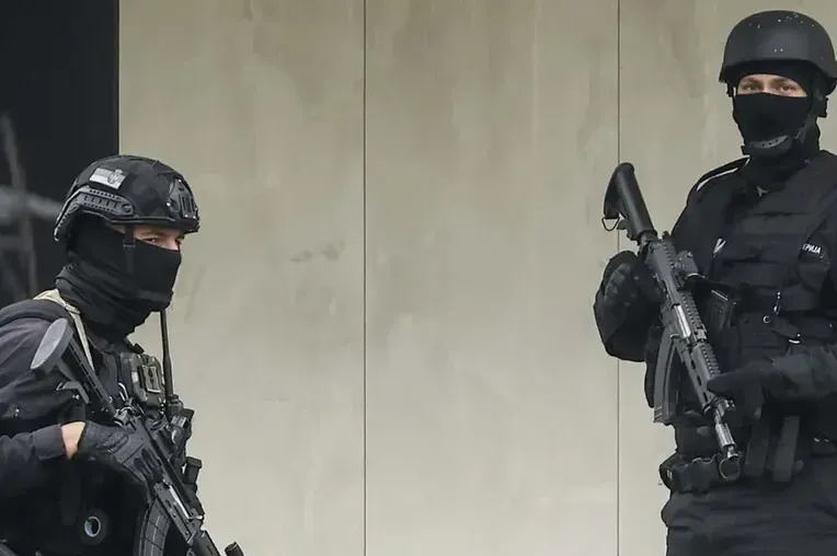 Dodik strpljivo lobira za secesiju RS – “rezervni sastav” policije dio plana