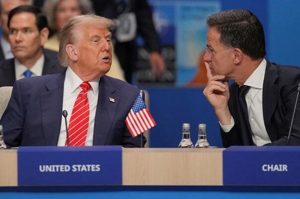 "Skandal ili pohvala? Šef NATO-a slavi Trumpa!"