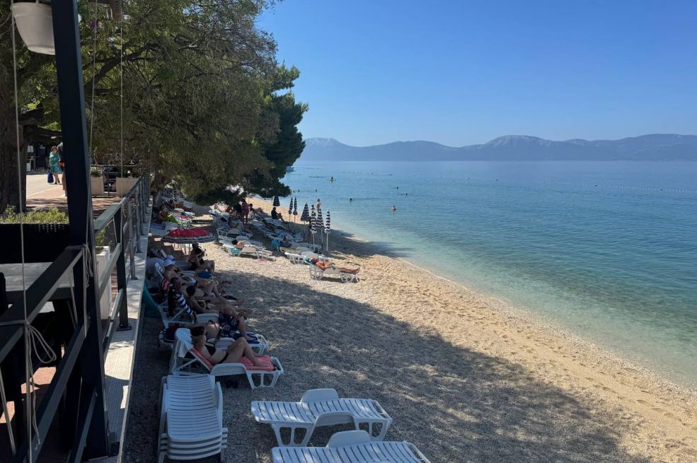 Šok u Dalmaciji: Omiljeno odmaralište bh.građana zjapi prazno, porcija ćevapa 28 KM