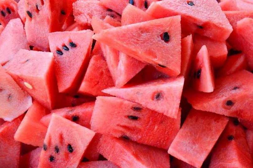 Stručnjaci riješili dilemu: Evo da li je sigurno jesti košpice iz lubenice ili ih treba bacati