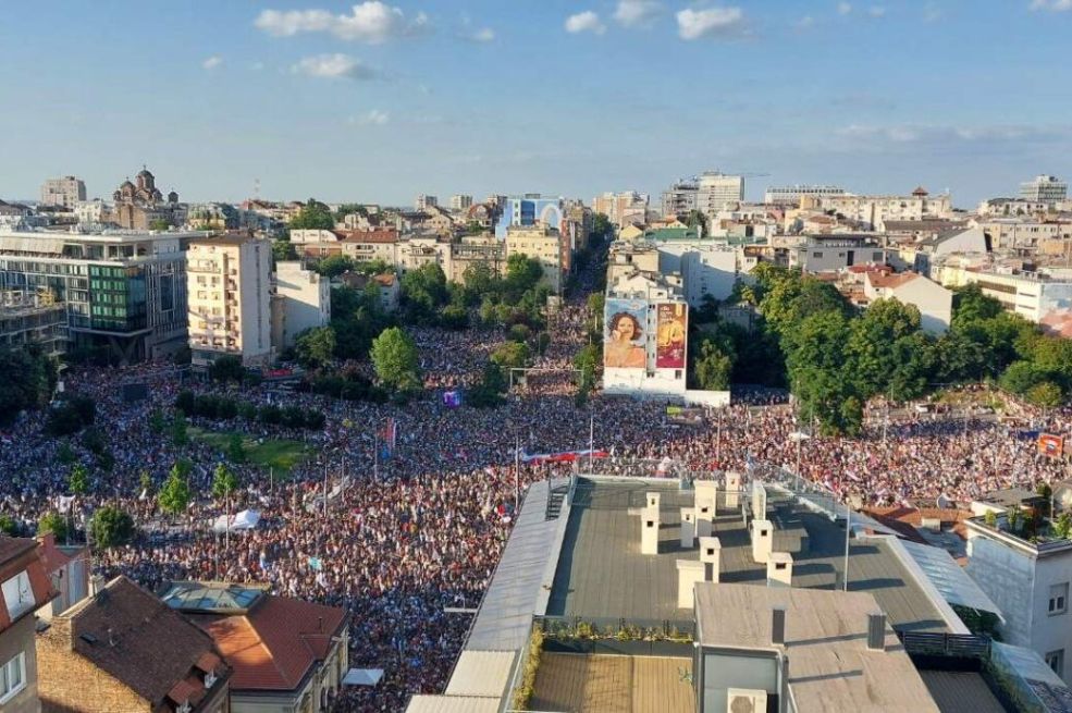 Počeo protest na Slaviji (VIDEO)