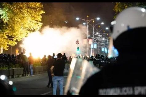 I DOK SLIKE POLICIJSKOG NASILJA IZ BEOGRADA OBILAZE SVIJET: Vučić najavio još jedno...