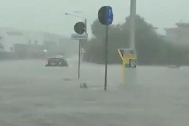 Strašne poplave u Italiji: Ima poginulih, ceste zatvorene