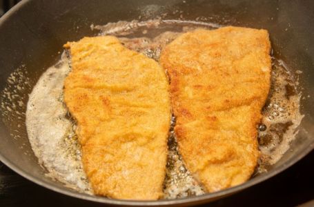 Trik za najukusnije pohovano bijelo meso: Umjesto jaja, dodajte ovaj sastojak i biće sočnije i mekše