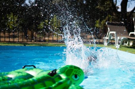 Velika tragedija u regionu: Dijete se utopilo u bazenu