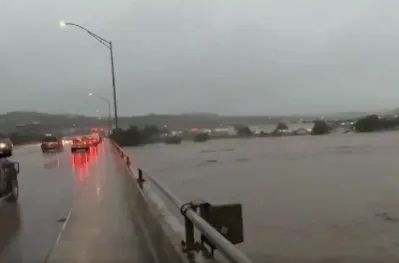 Katastrofalne poplave pogodile SAD, izdano upozorenje: "Uslovi su opasni po život! NE izlazite"
