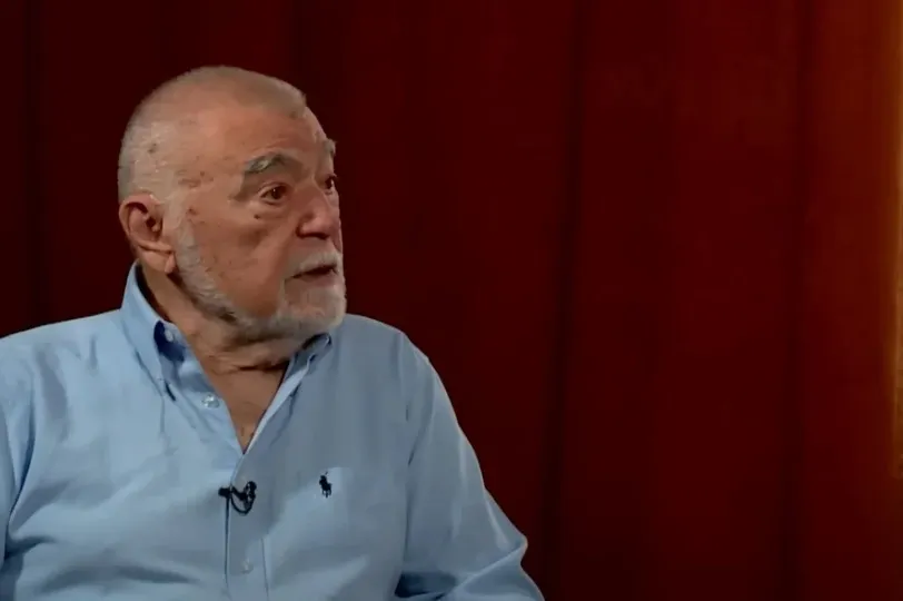 Stjepan Mesić poručio Dodiku i Čoviću:  Zagrljeni, tijelo uz tijelo, tako trebaju otići iz politike