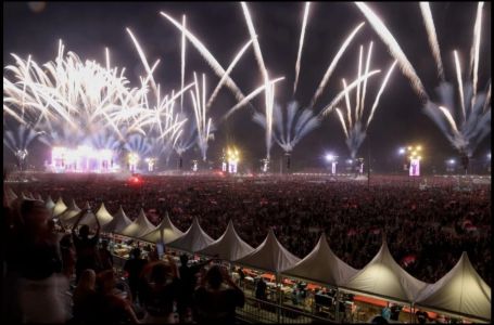 Thompsonov koncert završen osporavanom pjesmom "Lijepa li si", spomenuta i Herceg-Bosna