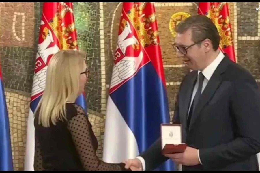 KO JE TUŽITELJICA KOJA JE "POMILOVALA" DODIKA: Primila je i medalju od Vučića