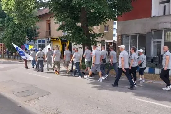 U Maglaju ispraćeni učesnici Marša mira: Najmlađem Ervinu Aliću (15) ovo je peti pohod