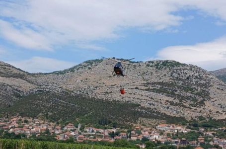 Požar kod Trebinja još uvijek aktivan: Vatrogasci polažu nadu u padavine