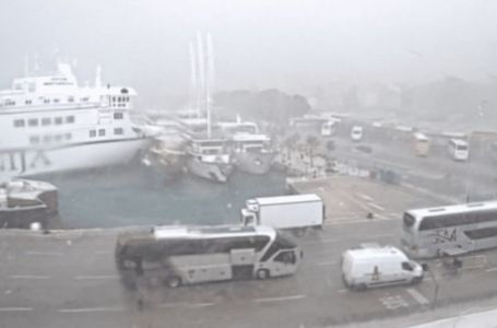 Trajekt u Splitu udario u dva velika broda, jedan potonuo