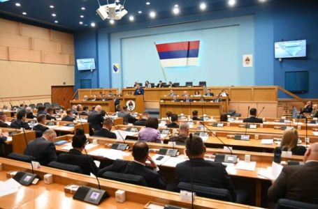 BURNA RASPRAVA U NSRS: "Predstavnik Prointera se žali na vlast?! To je vrhunac cinizma!"