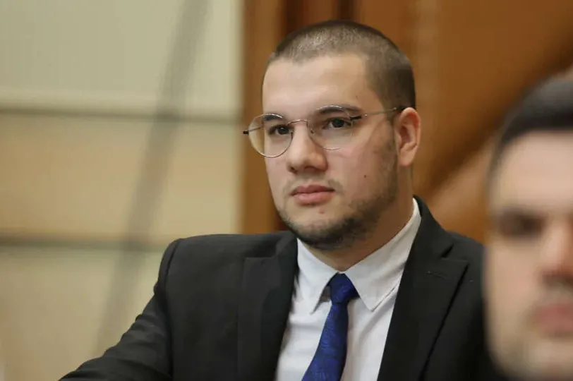 Verbalni okršaj Vučinića i Stevandića: "Možeš koristiti telefon kad budeš predsjednik RS-a"