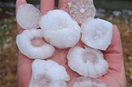 Led veličine oraha oštetio krovove, fasade, automobile: Pogledajte kakvo nevrijeme je pogodilo Brčko