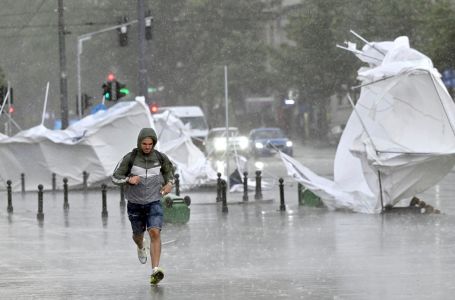 Oluja je uništila Ćacilend: POGLEDAJTE SNIMAK