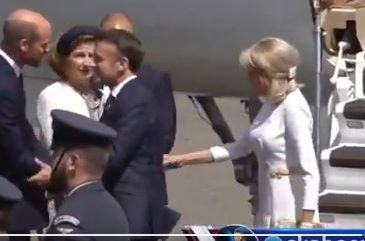 NOVA drama porodice Macron: Emmanuel pružio ruku Brigitte, A OVO JE NJENA REAKCIJA