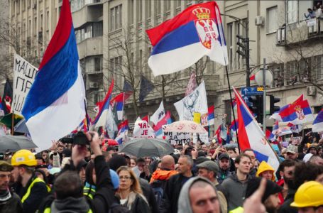 Srbija gori – i od požara i od političke krize!