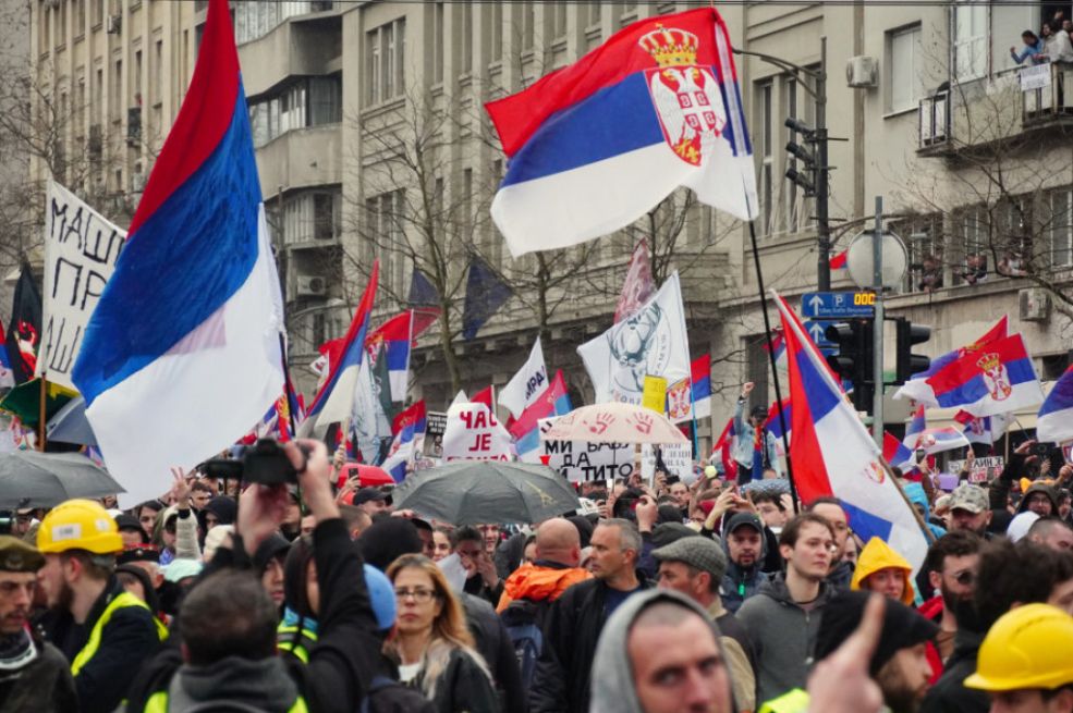 Srbija gori – i od požara i od političke krize!