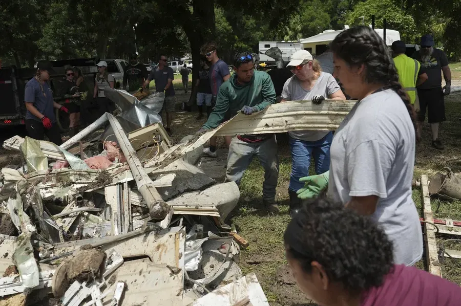 Broj mrtvih u poplavama u Teksasu popeo se na 120, još 16 osoba se vode kao nestale