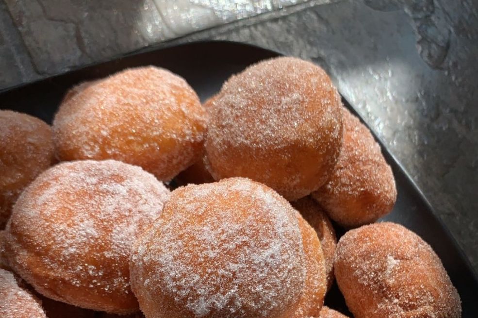 Trik pekara za savršene krofne: U tijesto dodajte par kapi ovoga – biće mekane, šupljikave i nemasne