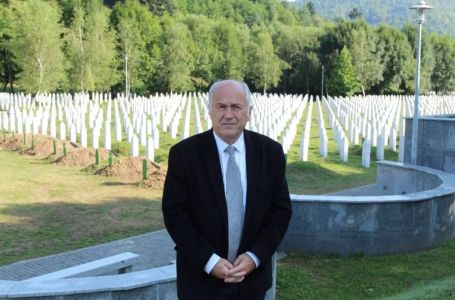 Inzko u Potočarima poslao poruku negatorima genocida