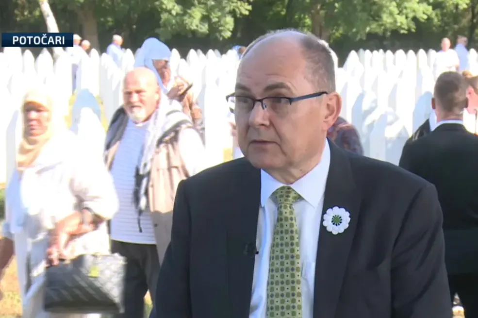 Schmidt iz Potočara: „Ratni zločinci nisu heroji, već agresori – vrijeme je za istinu i pravdu"