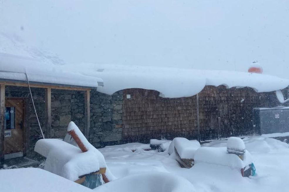 Pao snijeg u srcu Europe, ponegdje i do 80 cm: Stručnjaci izdali upozorenje građanima