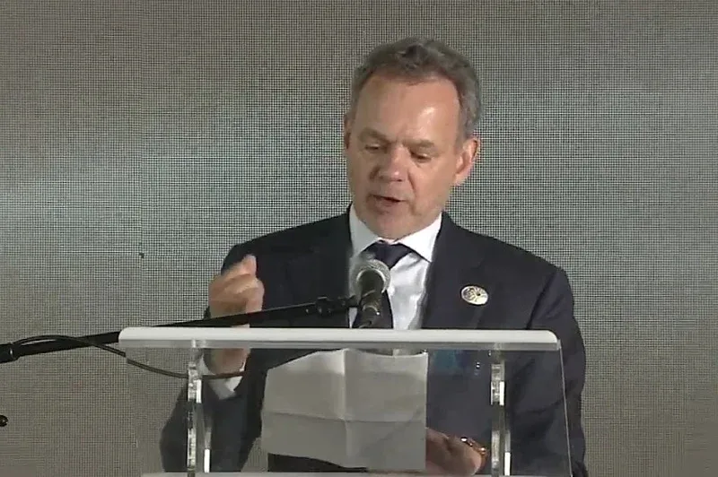 Nizozemski ministar u Potočarima: Sramimo se, snosimo dio odgovornosti za genocid