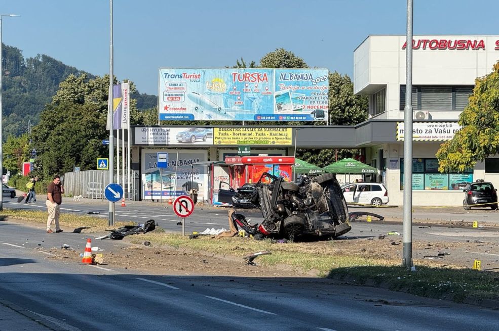 Mladić (22) stradao u teškoj saobraćajnoj nesreći u Tuzli: Nezvanične informacije govore...
