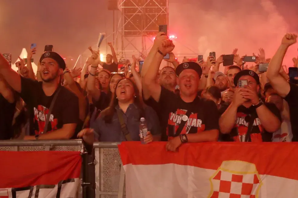 OBJAVLJEN UGOVOR, HRVATI BIJESNI: Evo koliko je Zagreb zaradio od Tompsonovog koncerta