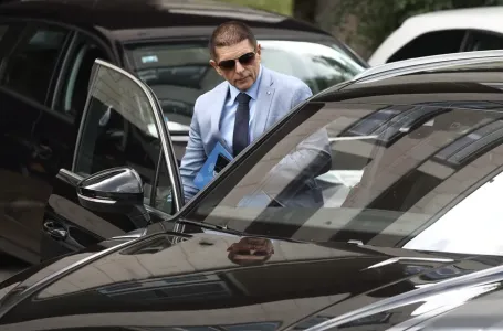 Džujo negira da je vozio Dodika, ali ne otkriva je li sedeo pored njega