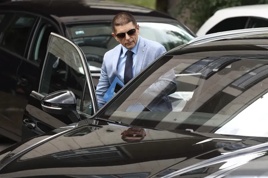 Džujo negira da je vozio Dodika, ali ne otkriva je li sedeo pored njega