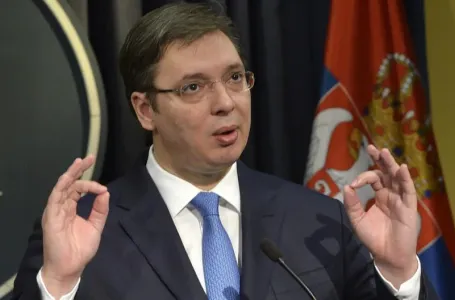 VJEROVALI ILI NE: Vučić će pomilovati djevojku koja je autom udarila studenticu na protestu