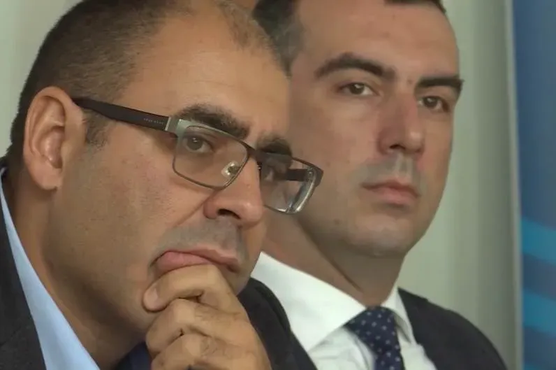 Eksplozivna tvrdnja iz SNS-a: “Pučisti su unutar sistema, u policiji, pravosuđu i kulturi!”