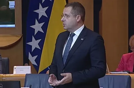 Delegat iz SNSD-a Radovan Kovačević: 'Rastat ćemo se i RS će ići svojim putem'