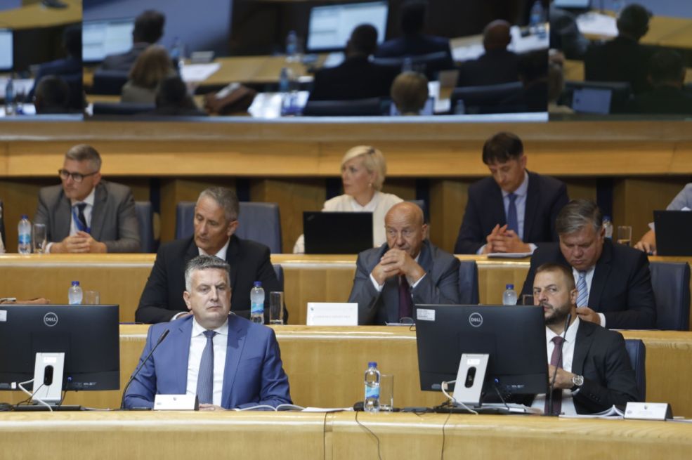 Konačno dobra vijest: Većina bez SNSD-a i HDZ-a podržala ukidanje PDV-a na hljeb, mlijeko, lijekove