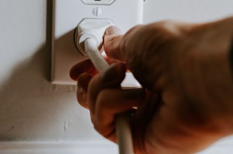 Niste ni svjesni koliko struje troše ovi uređaji – čak i kada su „ugašeni“!