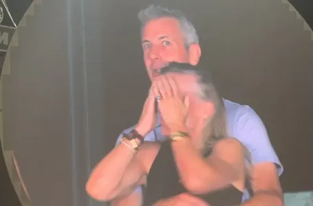 Kako je maženje na koncertu Coldplaya izazvalo haos u braku i kompaniji od milijardu funti