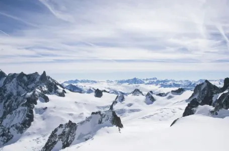 Nestali alpinisti pronađeni mrtvi: Pali s opasnog grebena ispod vrha Mont Blanca