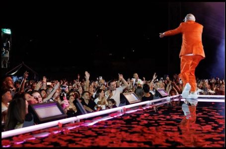 DINO MERLIN ODUŠEVIO 30.000 SPLIĆANA: Kada je krenula pjesma "Bosnom behar probeharao" na nebu se...